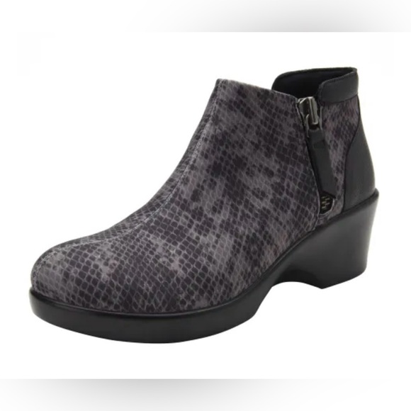 Alegria Snakeskin Print Sloan Womens sz 38 (8-8.5) Fashion Wedge Ankle Boots - Picture 1 of 13